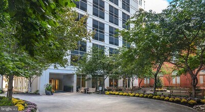 200 W Washington Square in Philadelphia, PA - Building Photo - Building Photo