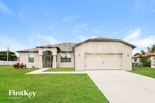 2220 SW 3rd Ave in Cape Coral, FL - Building Photo