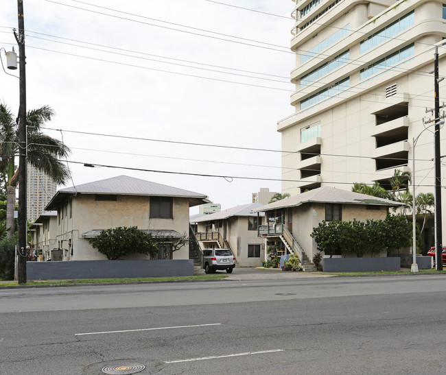 Kapiolani Apartments in Honolulu, HI - Building Photo - Building Photo