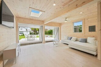 70 Powell Ave in Southampton, NY - Building Photo - Building Photo