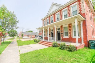 114 W 28th St in Norfolk, VA - Building Photo