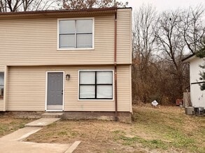 525 N Betty Jo Dr in Fayetteville, AR - Building Photo - Building Photo