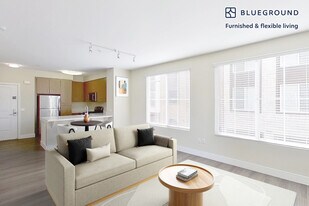 701 Breeze Hill Rd in Vista, CA - Building Photo