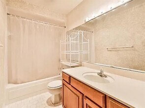 2475 Underwood St-Unit -165 in Houston, TX - Building Photo - Building Photo