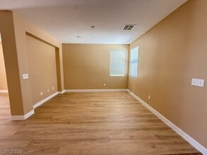 5393 Bristol Bend Ct in Las Vegas, NV - Building Photo - Building Photo