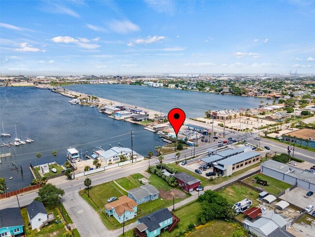 6104 Heards Ln in Galveston, TX - Building Photo - Building Photo