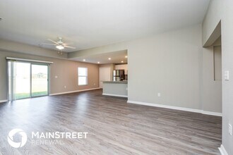 1415 NW 37th Ave in Cape Coral, FL - Foto de edificio - Building Photo