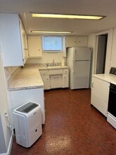 4 Summit Ave, Unit 2 in Lyndhurst, NJ - Building Photo - Building Photo