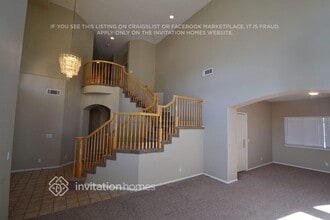 7325 Round Hill Dr in Lancaster, CA - Building Photo - Building Photo