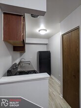 1054 W Hollywood Ave in Chicago, IL - Building Photo - Building Photo