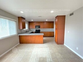 16455 Ludlow St in Los Angeles, CA - Foto de edificio - Building Photo