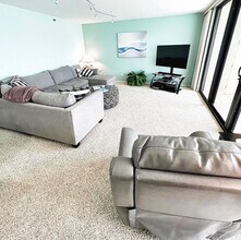 8750 S Ocean Dr in Jensen Beach, FL - Building Photo - Building Photo
