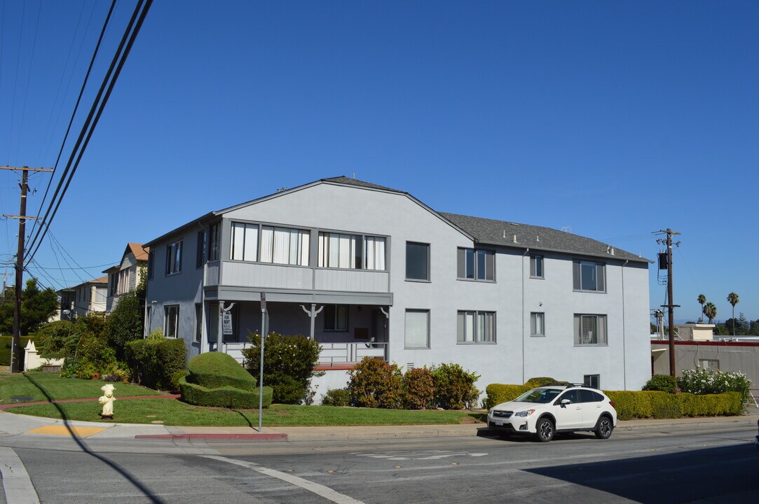 4115 Beresford St in San Mateo, CA - Foto de edificio
