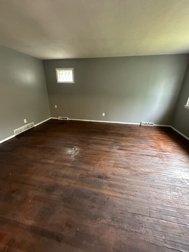 4002 E 150th St in Cleveland, OH - Building Photo - Building Photo