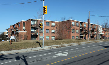 2595 Keele St in Toronto, ON - Building Photo - Primary Photo