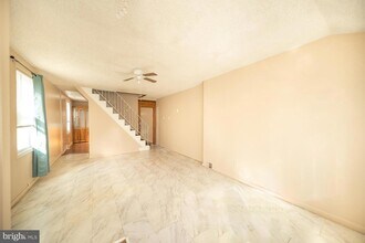 129 Blake Ave, Unit Main Building-219 in Rockledge, PA - Building Photo - Building Photo