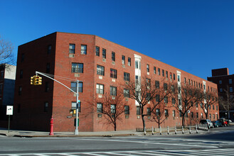 5 Gates Ave in Brooklyn, NY - Building Photo - Building Photo