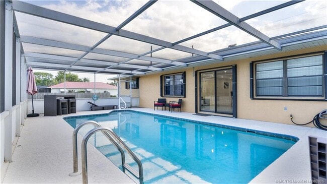 property at 2599 SE Westmoreland Blvd