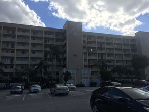 14476 Amberly Ln-Unit -#705 in Delray Beach, FL - Foto de edificio - Building Photo