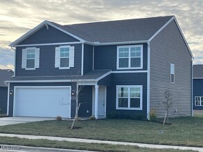 1545 Catenary Wy in Galloway, OH - Foto de edificio - Building Photo