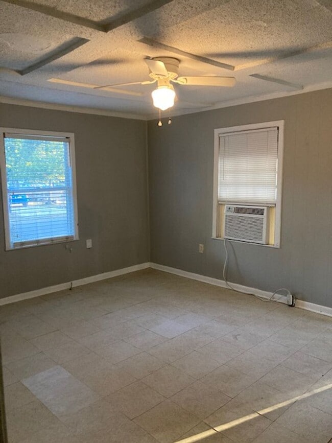 2227 17th Ave in Gulfport, MS - Building Photo - Building Photo