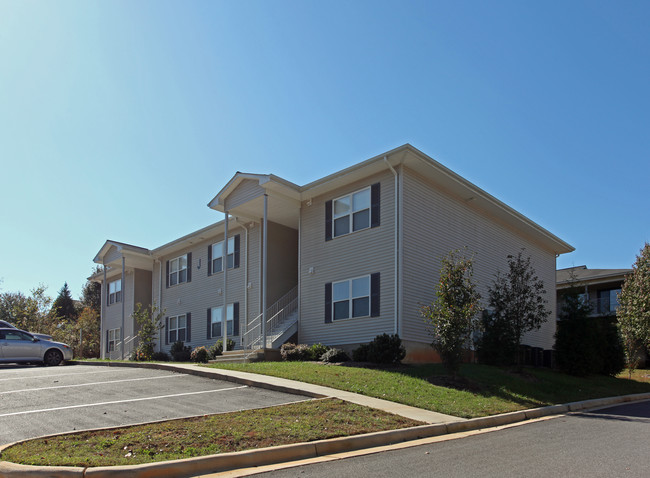 Waterside at Catawba Ridge in Hickory, NC - Building Photo - Building Photo