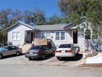 303 Cardinal St in San Marcos, TX - Building Photo