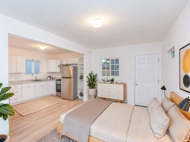 property at 1705 32nd St