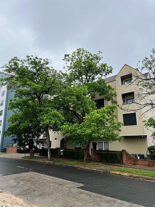 2510 San Gabriel St in Austin, TX - Foto de edificio