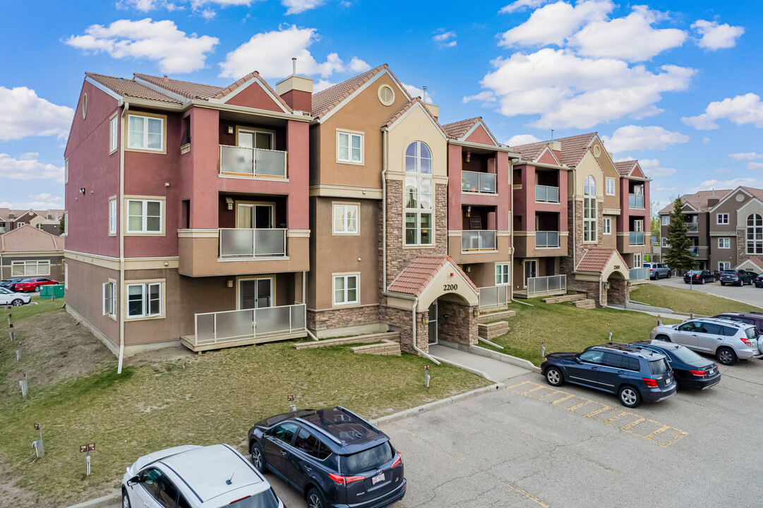 Edgecliffe Estates in Calgary, AB - Building Photo