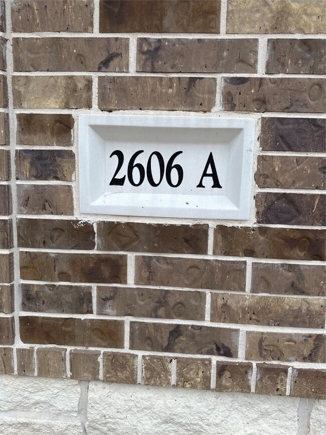 2614 Appian Wy in Roman Forest, TX - Building Photo - Building Photo