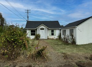 630 W 9th Ave in Junction City, OR - Building Photo - Building Photo