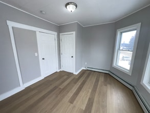 267 Silver St, Unit Unit 2 in Manchester, NH - Building Photo - Building Photo