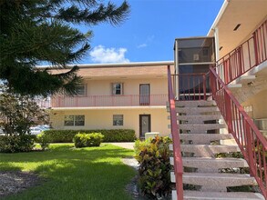 212 Oxford 400 in West Palm Beach, FL - Building Photo - Building Photo