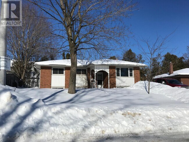 900 Ellesmere Ave in Peterborough, ON - Building Photo - Building Photo