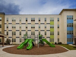 703 N San Marcos in San Antonio, TX - Building Photo - Building Photo