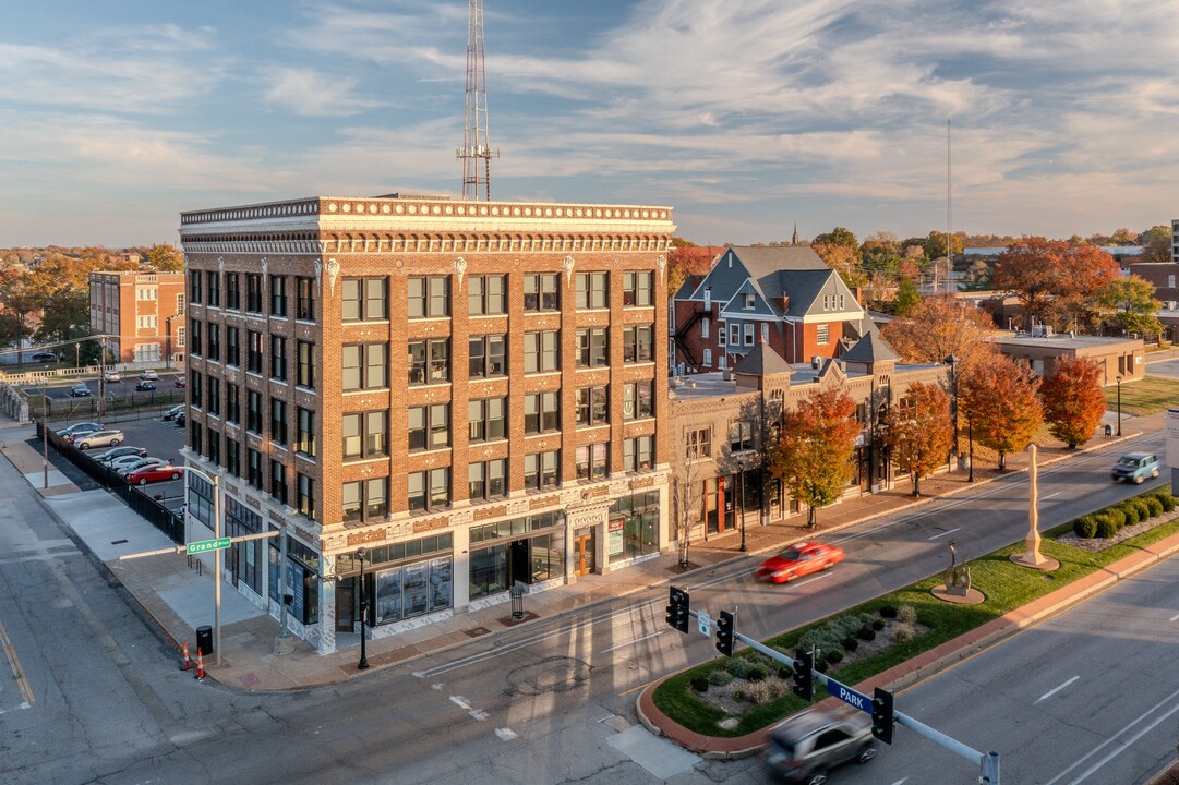 The Nicholas in St. Louis, MO - Foto de edificio