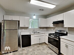 8275 Brittany Ln in Riverdale, GA - Building Photo - Building Photo