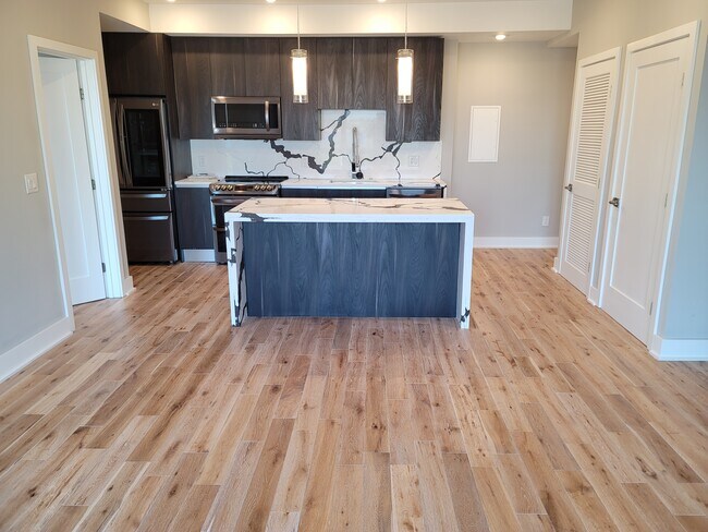 WLIVING at 117 Spring Garden photo'