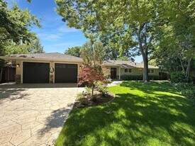 1527 Queensbury Ave in Los Altos, CA - Building Photo