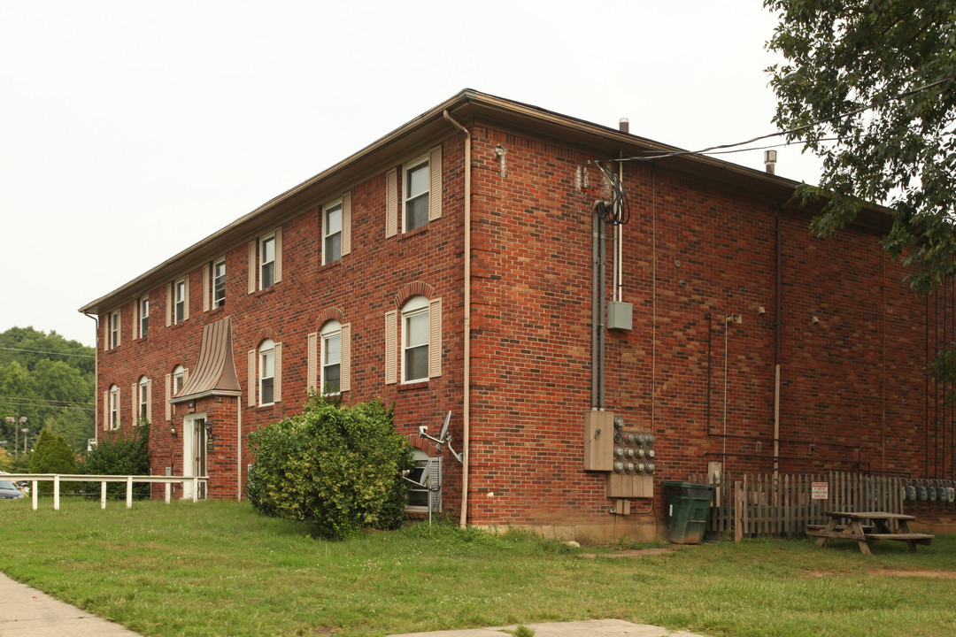 St Simon Apartments in Louisville, KY - Foto de edificio