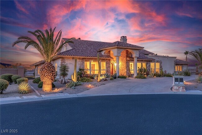 property at 2 Camino La Venta Ct