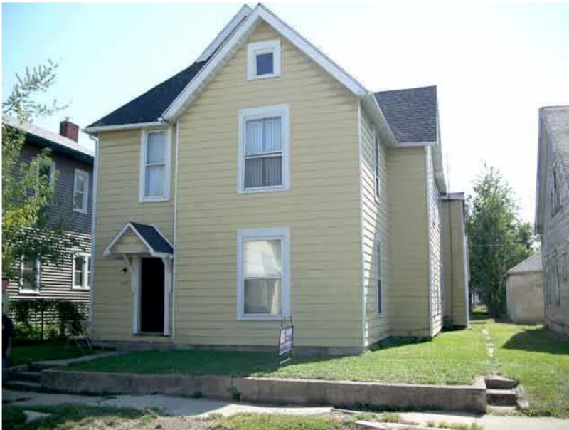 219 E 8th St in Muncie, IN - Building Photo