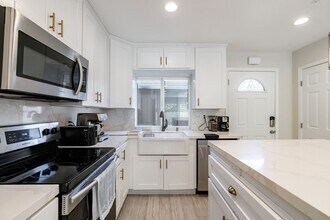 277 Countrywood Ln in Encinitas, CA - Building Photo - Building Photo