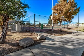 2368 Winterwood Blvd in Las Vegas, NV - Foto de edificio - Building Photo