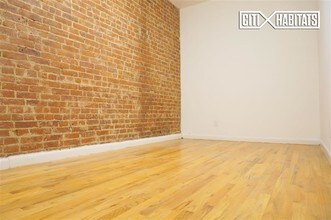 300 E 83rd St-Unit -3S in New York, NY - Building Photo - Building Photo