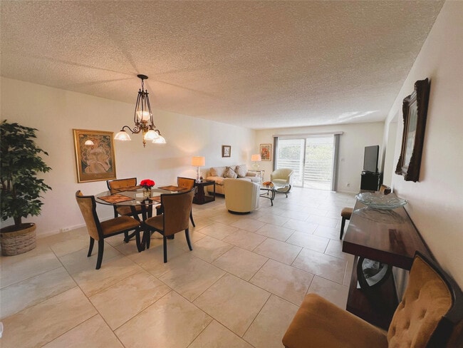 1605 Abaco Dr in Coconut Creek, FL - Building Photo - Building Photo