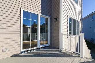 76 Pouts Ln in Uxbridge, MA - Building Photo - Building Photo