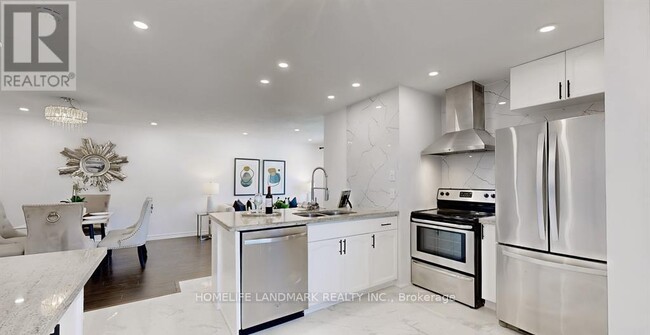 246 Beechy Dr in Richmond Hill, ON - Building Photo - Building Photo