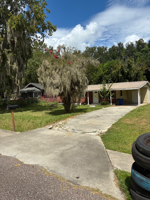 property at 5423 Linda Ln